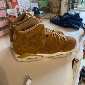 Air Jordan 6 Retro Wheat - boys size 5.5Y